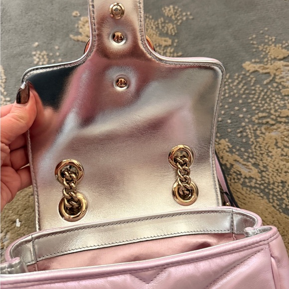 Gucci Iridescent Nappa Chevron Matelasse Mini GG Marmont Bag Escape Pink - Picture 6 of 10